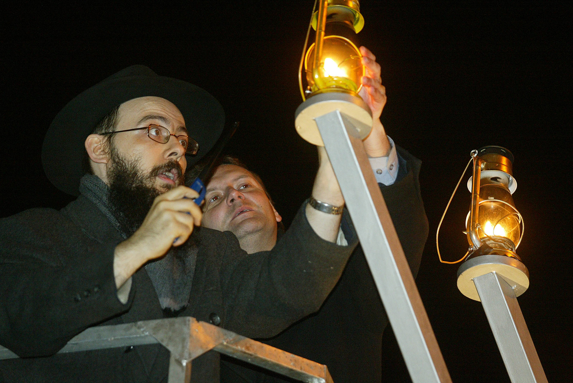 Nyugati téri Hanuka, gyertyagyújtás: Oberlander Báruch és Hiller István