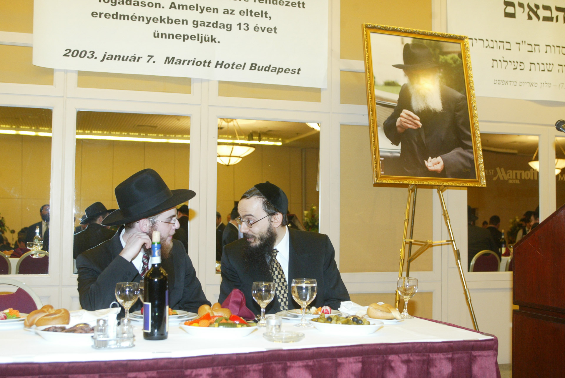 13. születésnapja a magyarországi Chabadnak. Köves Slomó, Oberlander Báruch