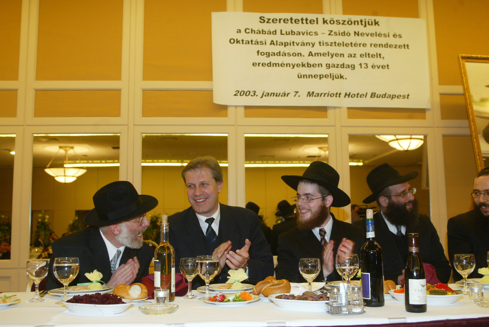 13. születésnapja a magyarországi Chabadnak. Magyar Bálint is az ünneplők között.