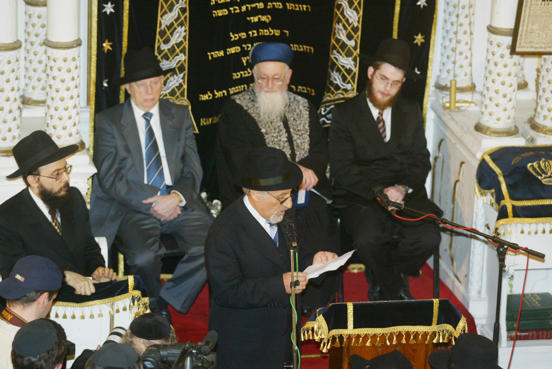 Mordecháj Élijáhu rabbi jelenlétében rabbivá avatták Köves Slomót