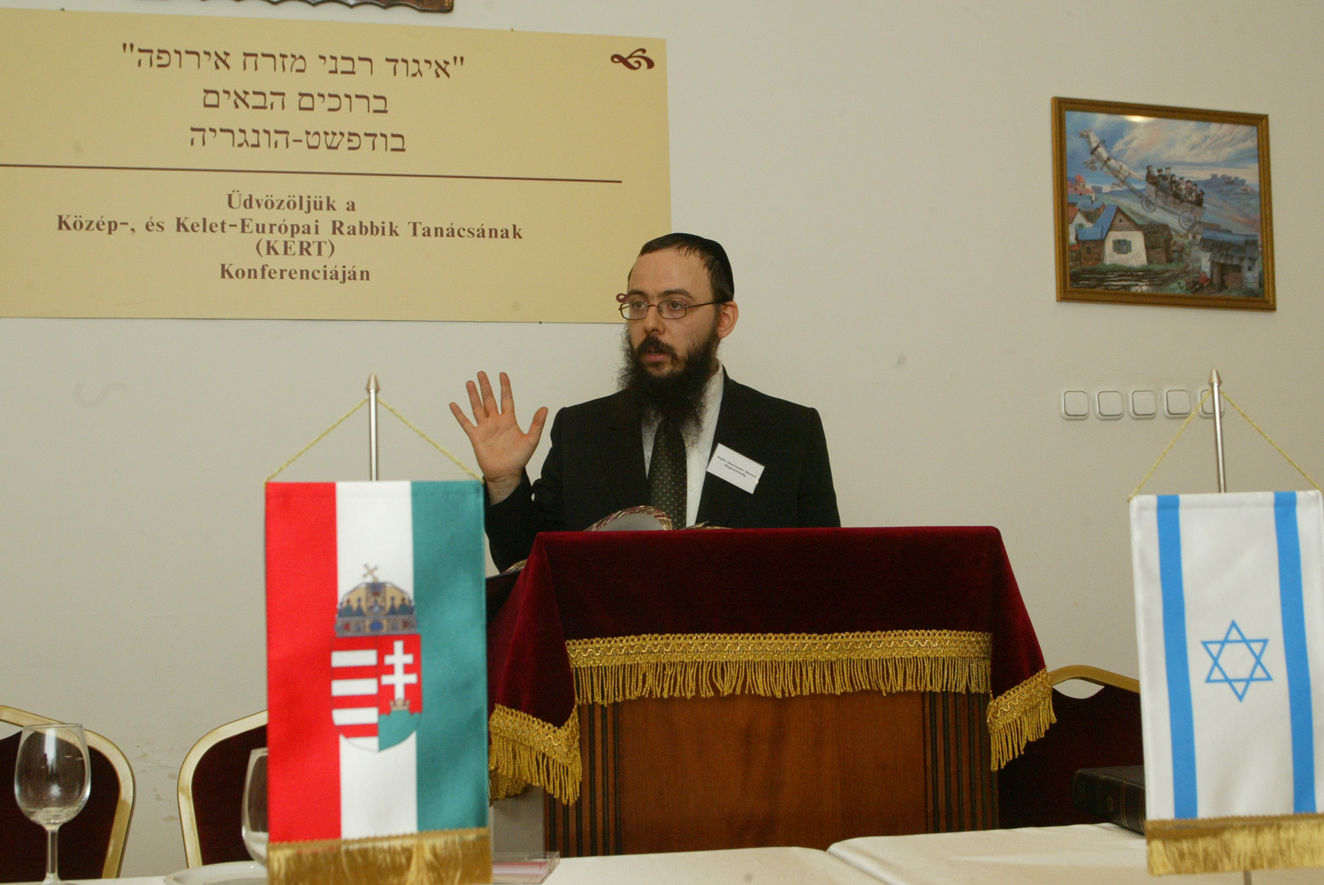 Oberlander Báruch rabbi elnökletével megalakult a Közép-Kelet Európai Rabbik Tanácsa.