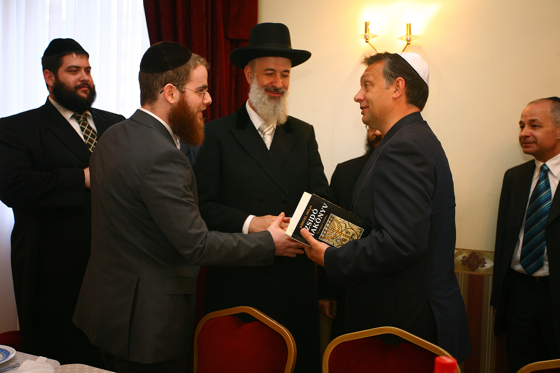 Yona Metzger találkozása Orbán Viktorral