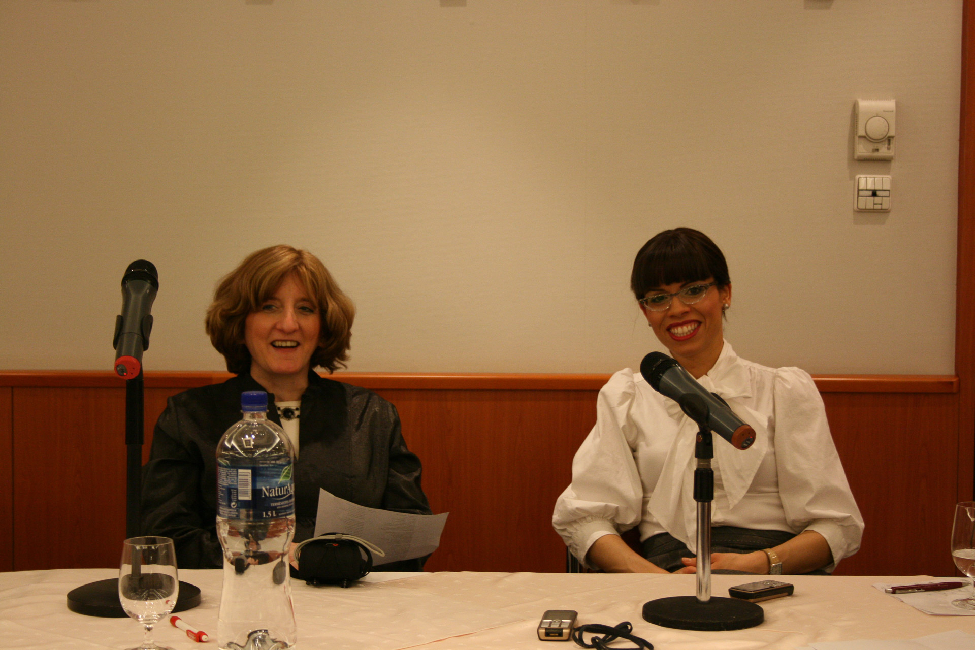 Hanna klub- Oberlander Batsheva, Köves Dvora