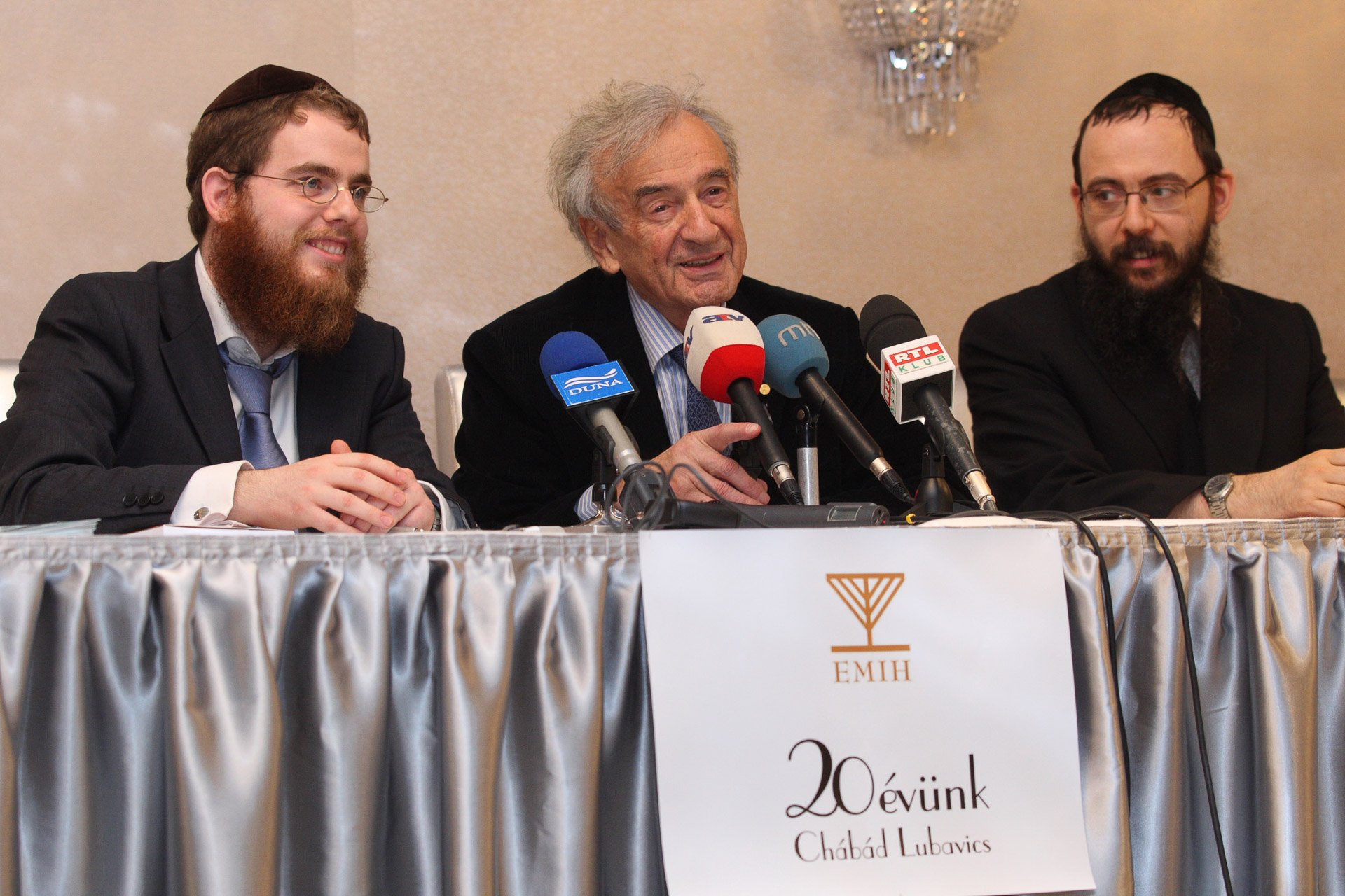 Elie Wiesel látogatása- Köves Slomó és Oberlander Báruch társoságában