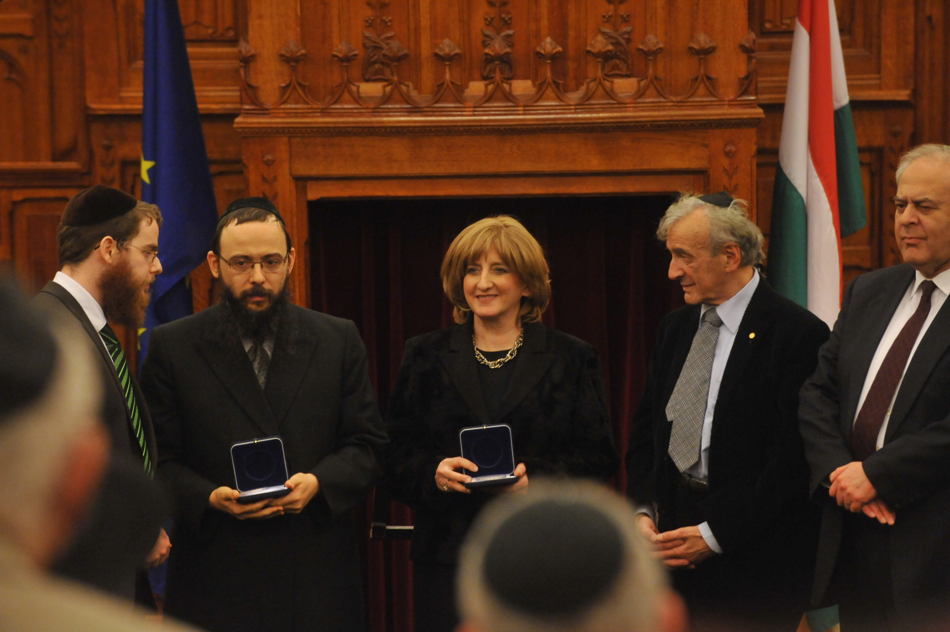 Elie Wiesel látogatása a Parlamentben, kitüntették Oberlander Bruch rabbit és feleségét Batshevát