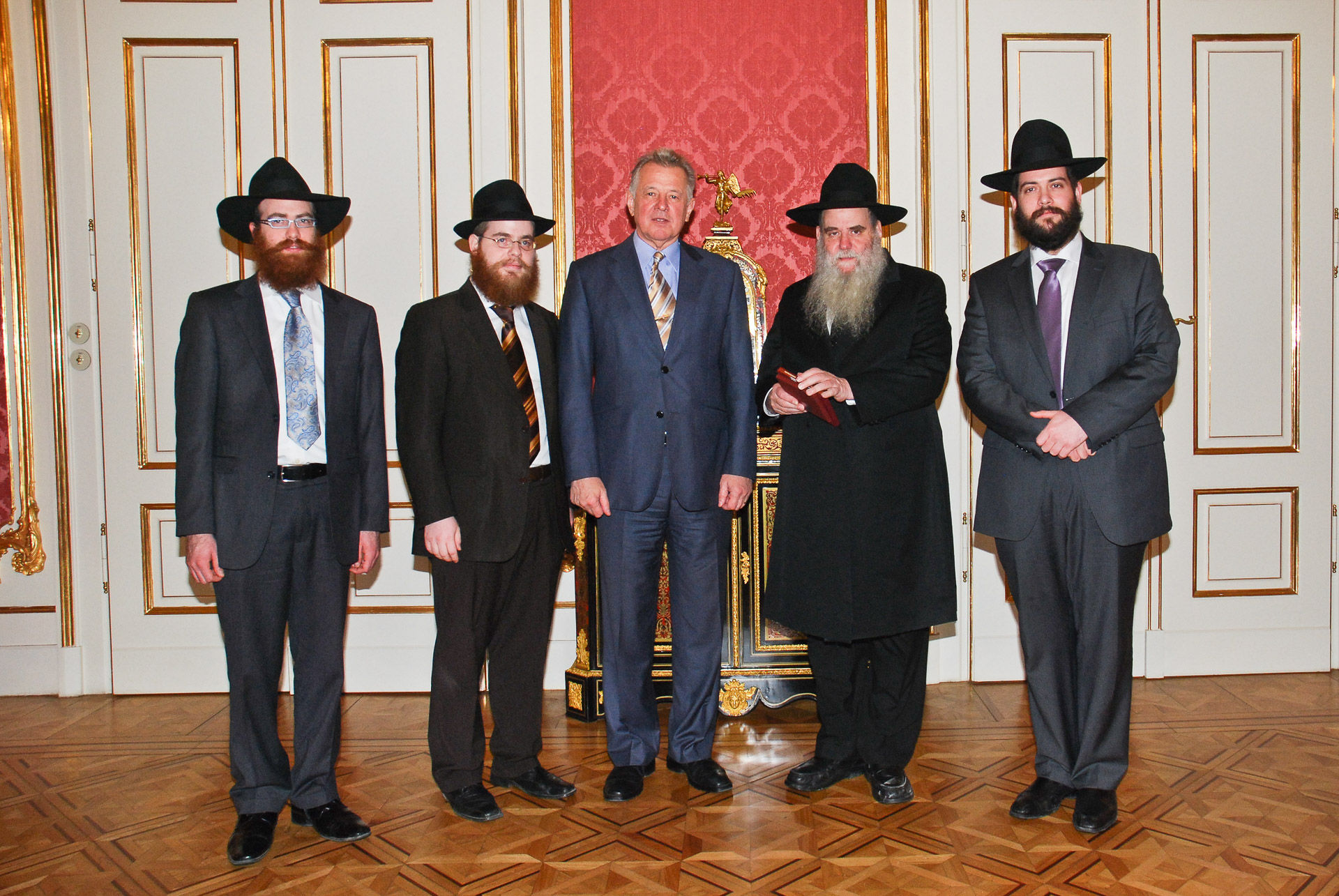 Moshe Kotlarsky rabbi látogatása- Schmitt Pállal