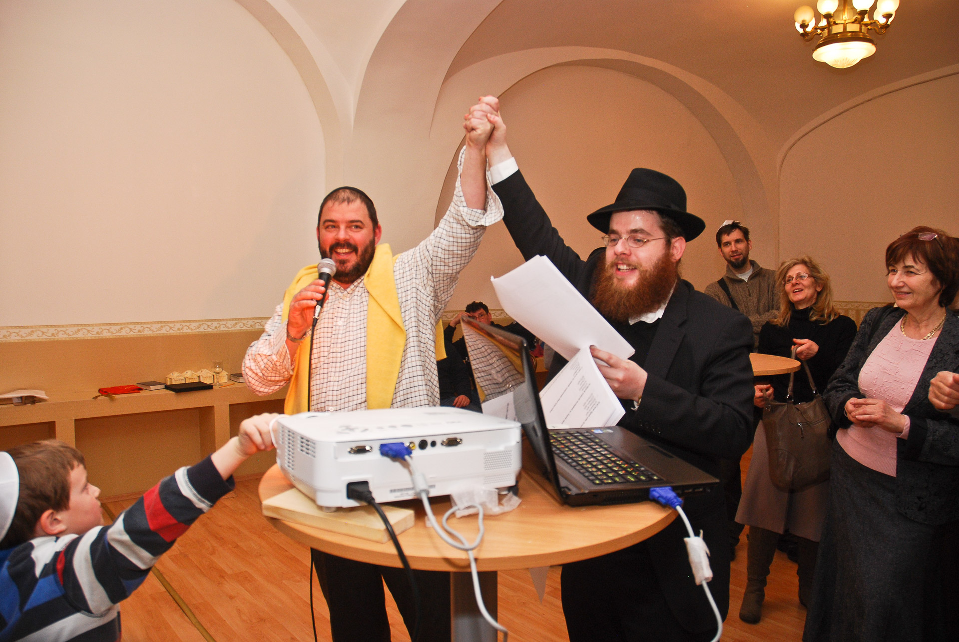 Tu bisvát Óbudán- Köves Slomó, Radnóti Zoli rabbival