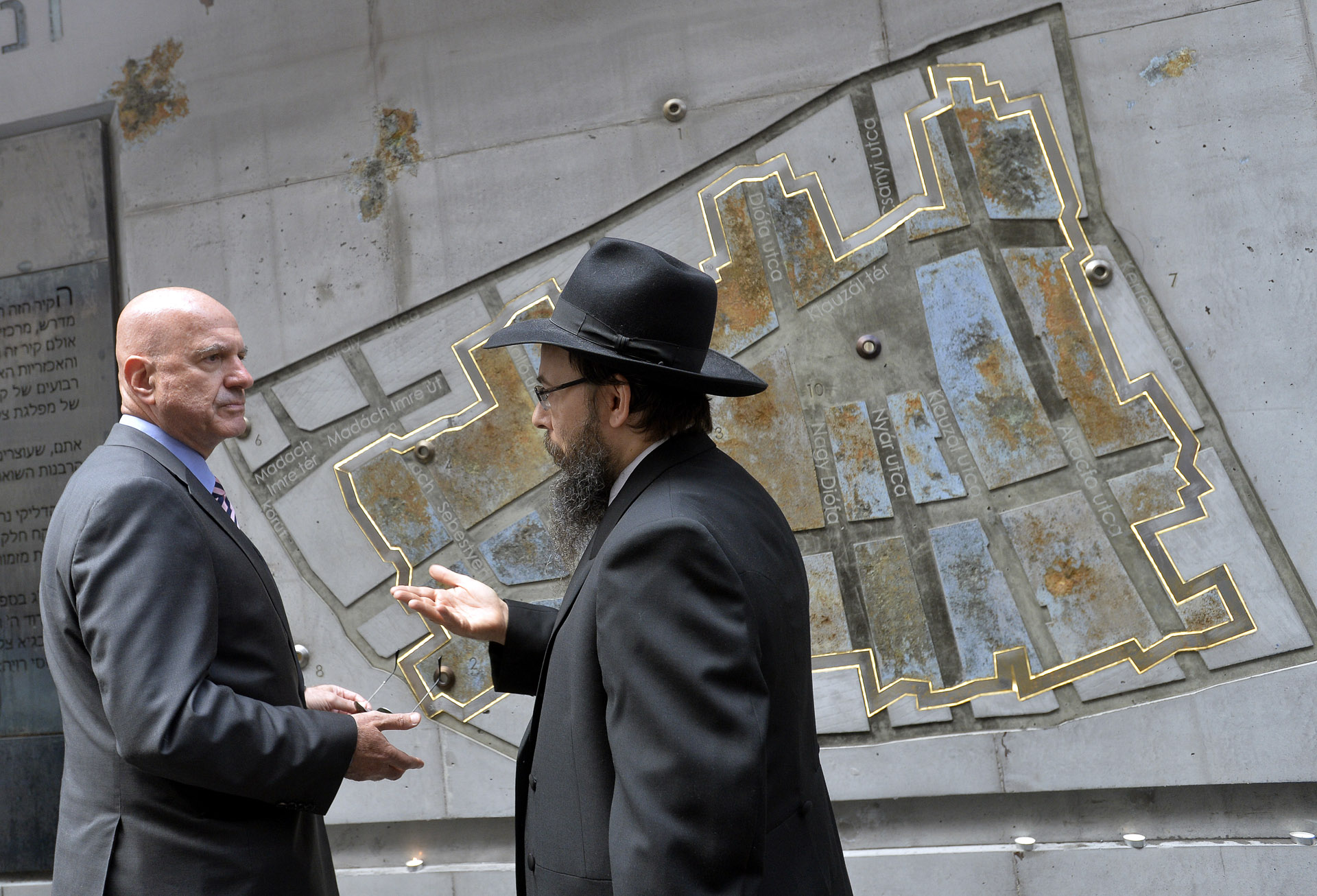 Gettófal emlékavató- Oberlander Báruch, Ilan Mor