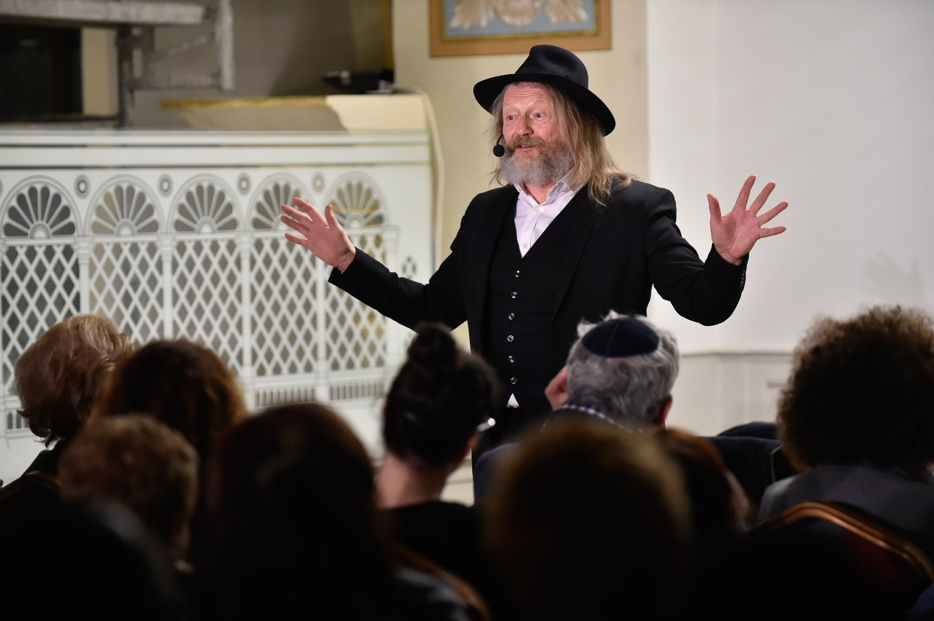 Hegedűs D. Géza előadása az Óbudai Zsinagógában