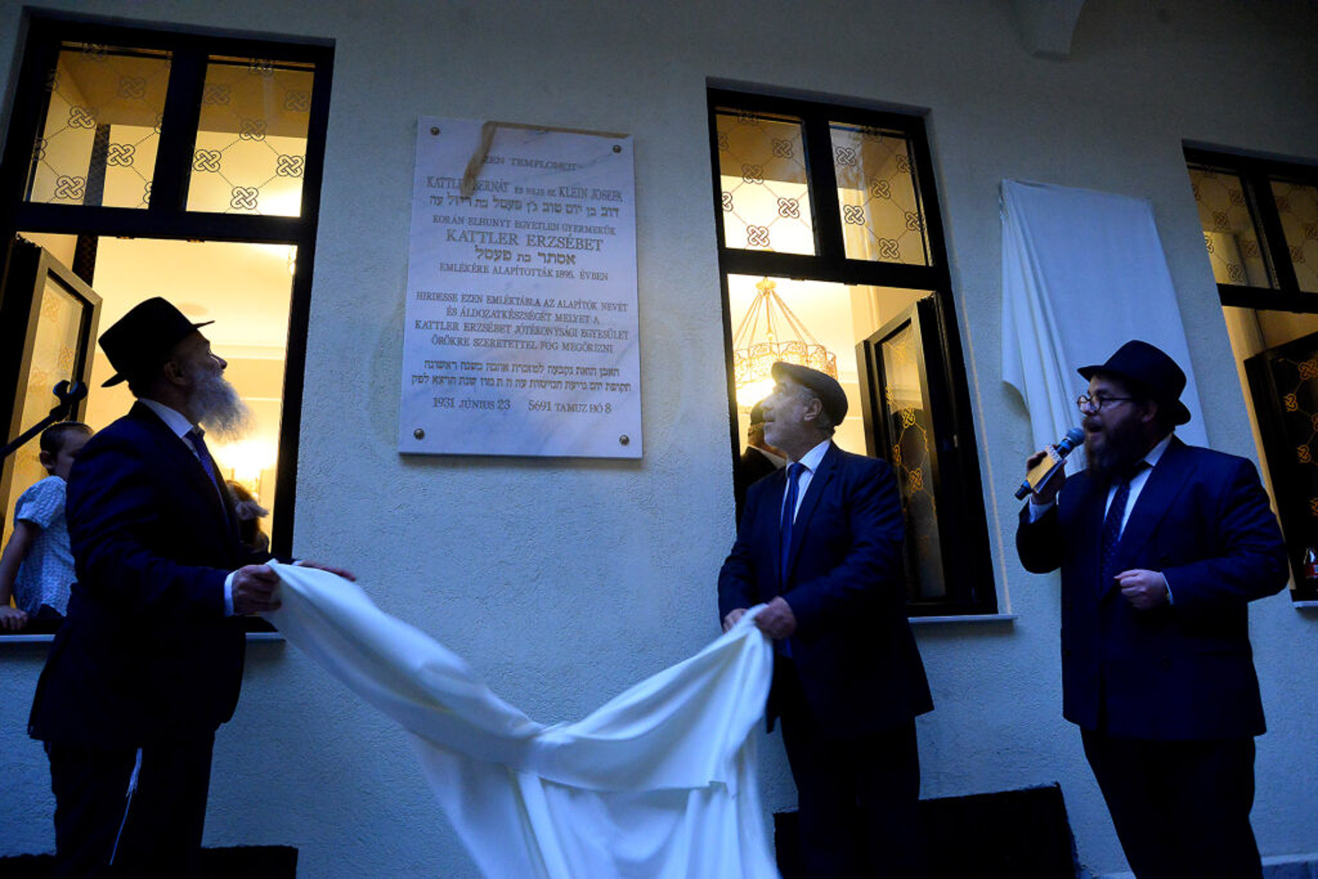 Ohel Eszter imaház avató