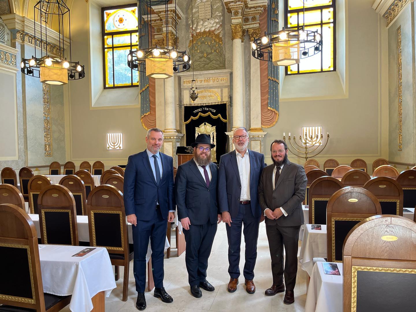 Szentgyörgyi Zoltán nagykövet látogatása az Óbudai Zsinagógában