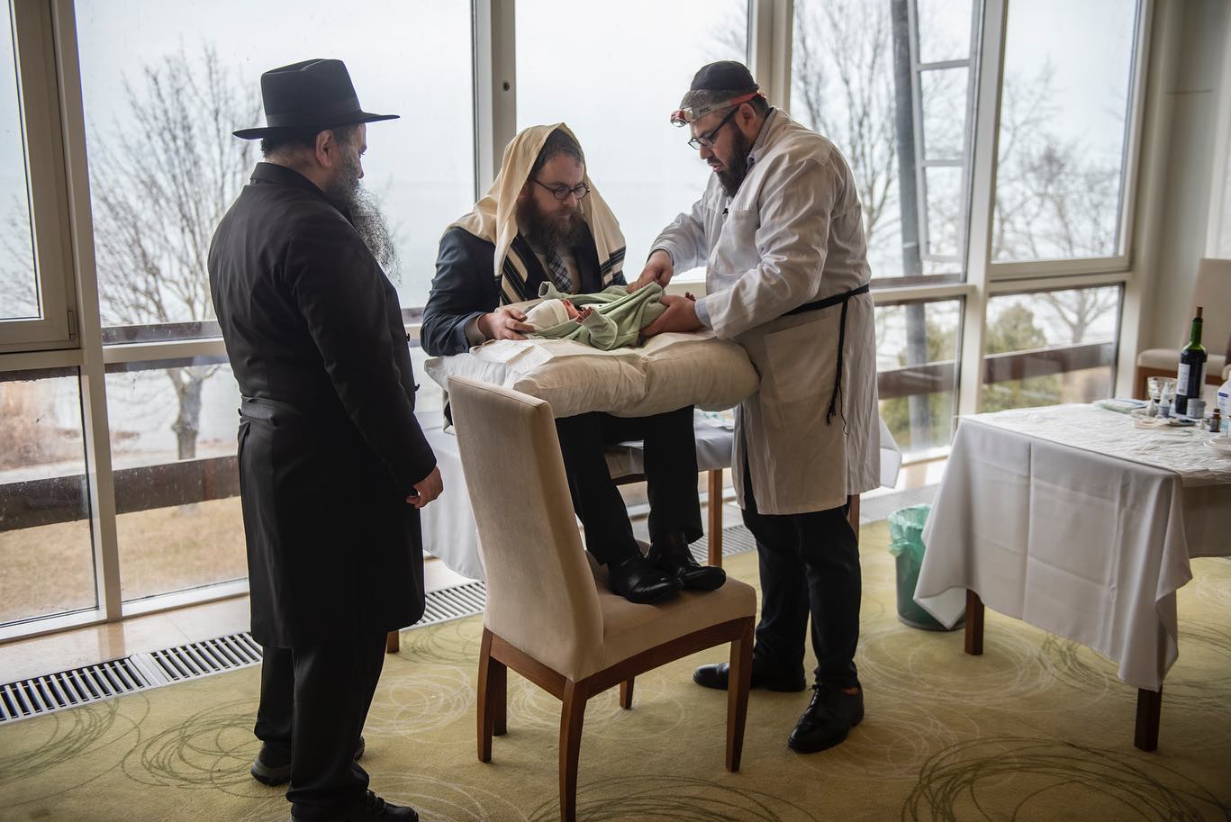 Brisz milá a Machne Chabad menekülttáborban