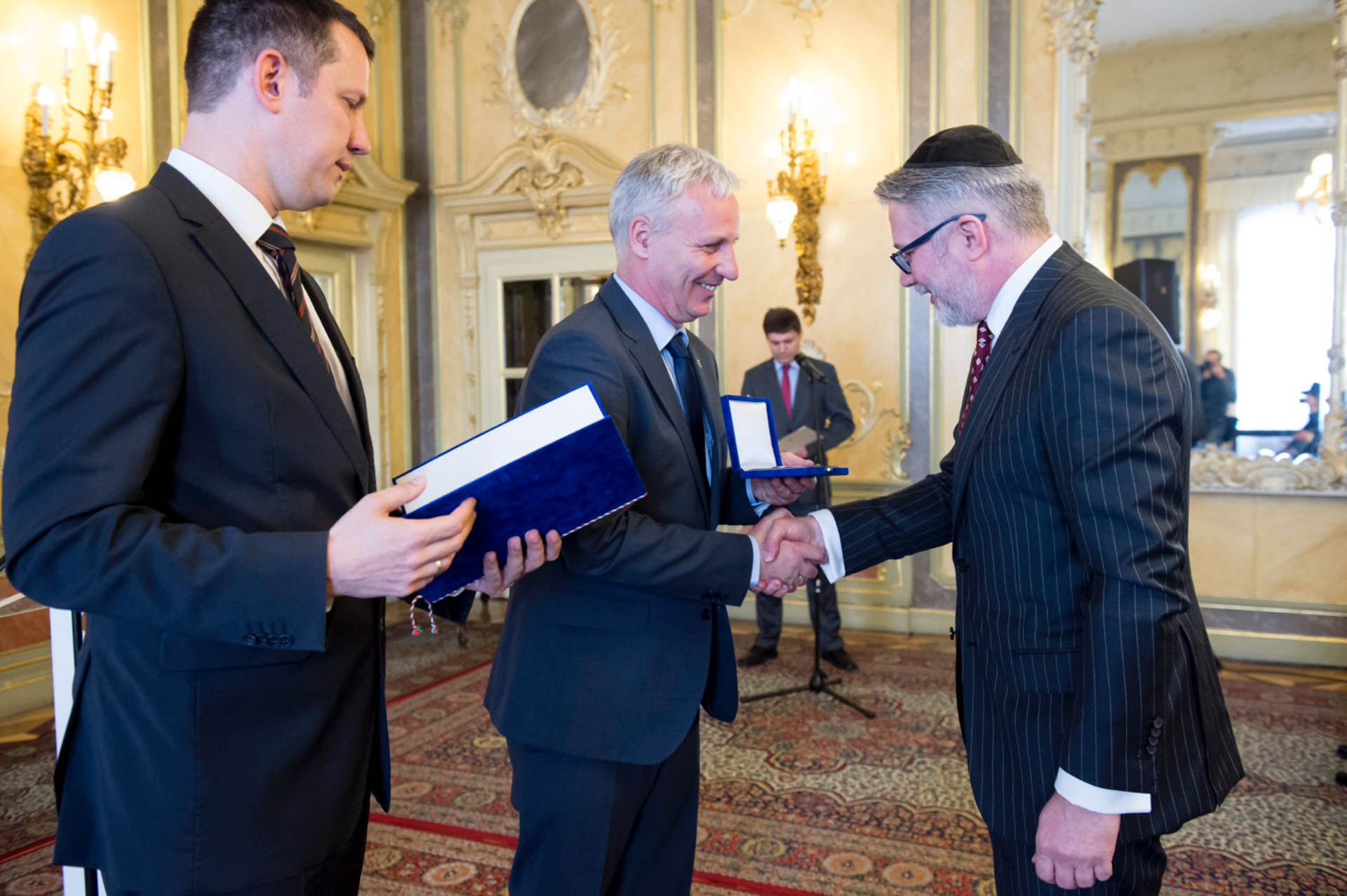  Magyar Arany Érdemkeresztet kapott Szalai Kálmán