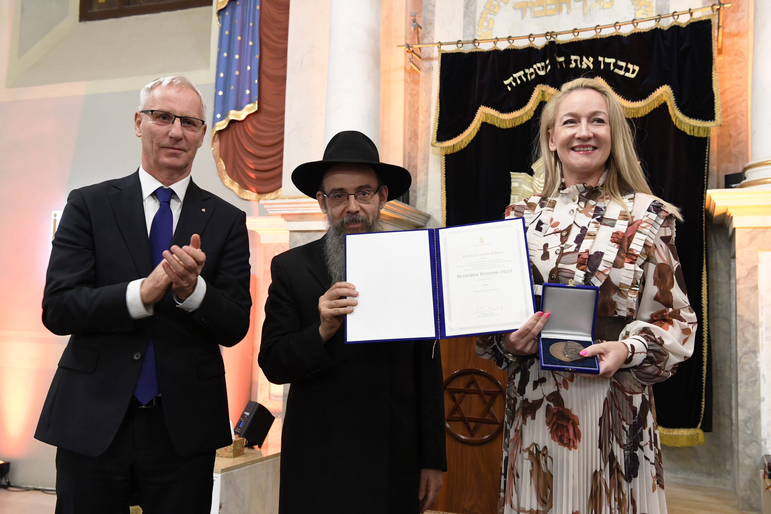 Szilágyi Nóra kapta a Schreiber Sándor díjat- Soltész Miklóssal és Oberlander Báruchal