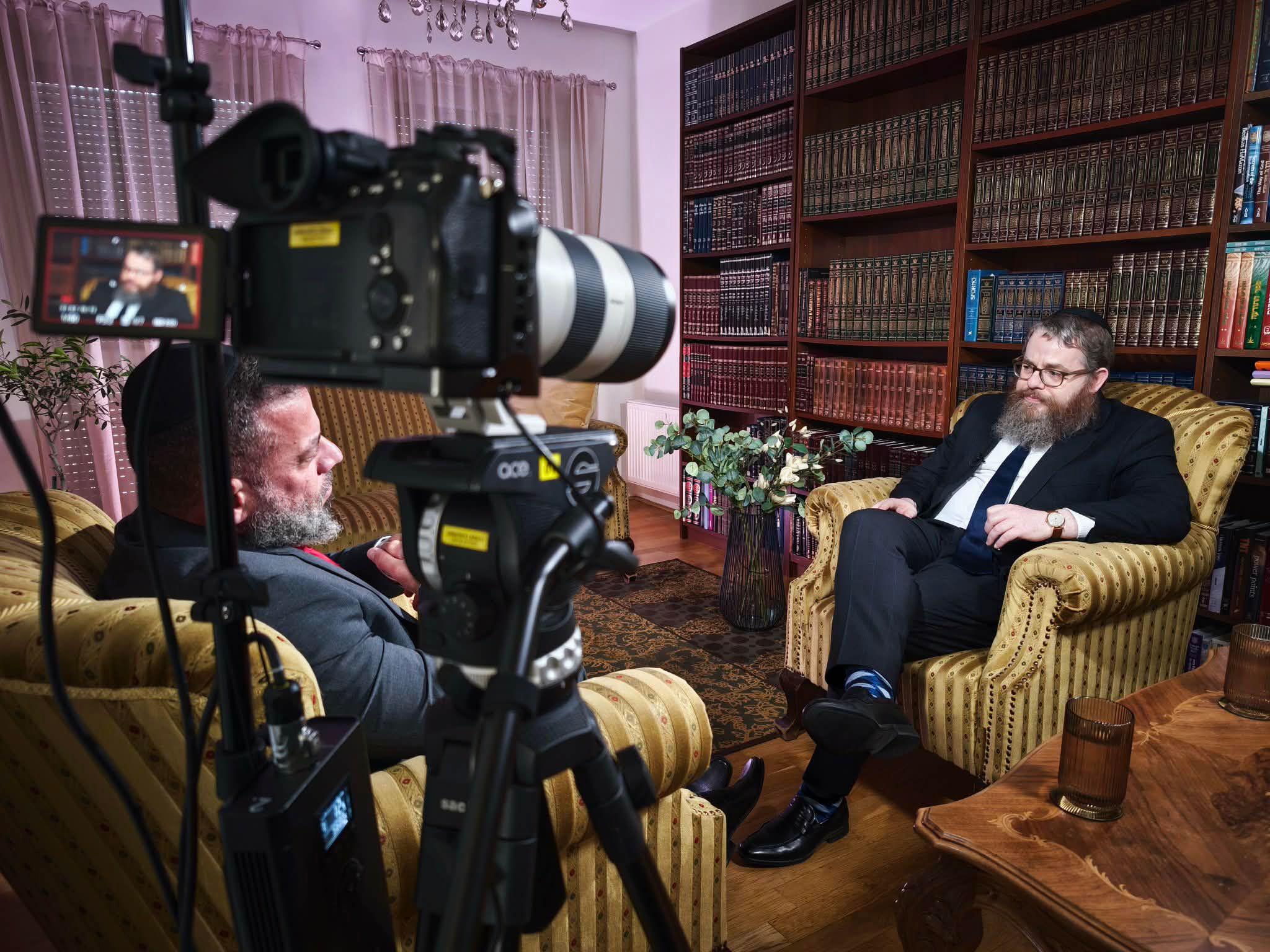 Neshama Tv- Megyeri Jonatán Köces Slomóval beszélget