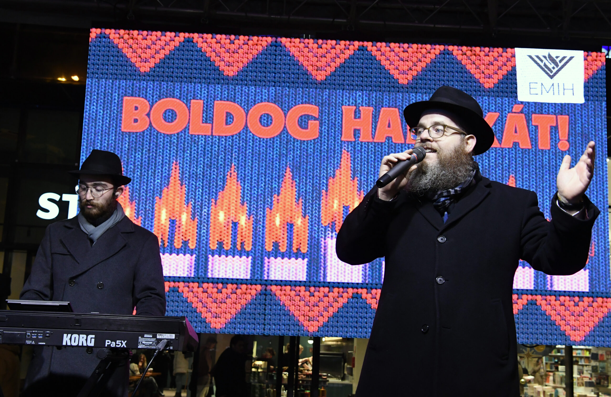 Nyugati téri hanuka- Köves Slomó