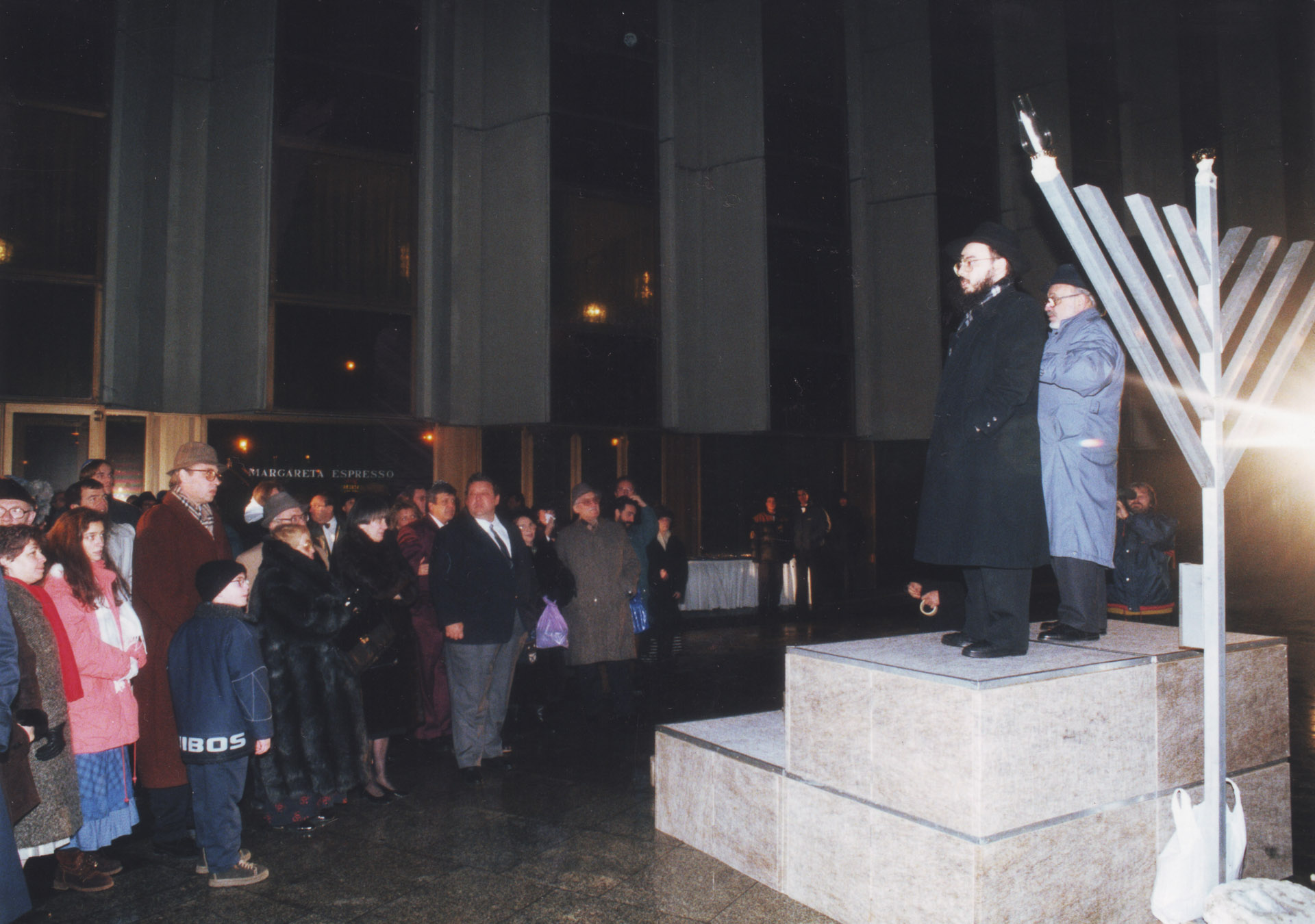 Nyilvános hanukai gyertyagyújtást tartottak a Várnegyedben