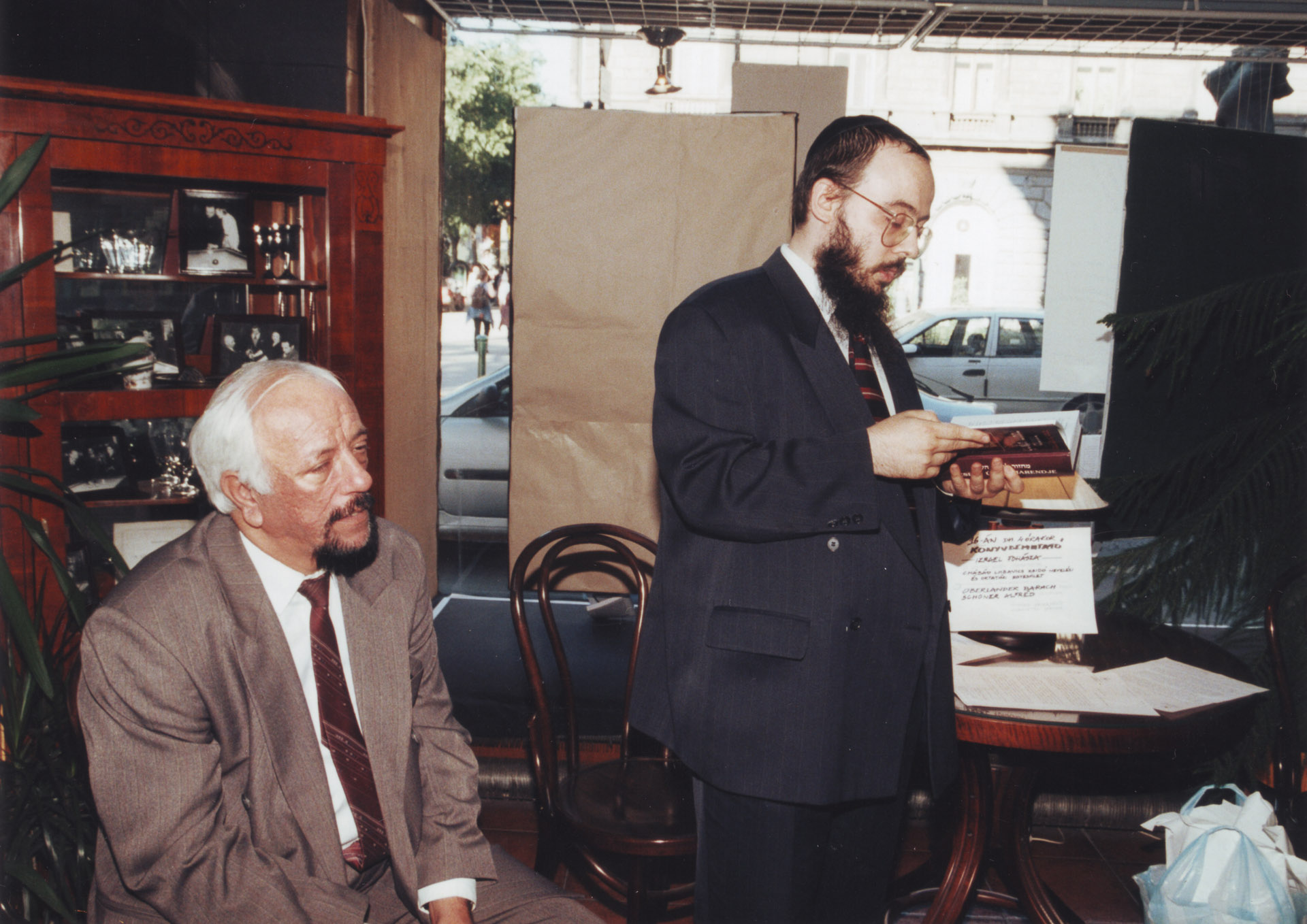 Dr. Schöner Alfréd is részt vett az imakönyv bemutatóján